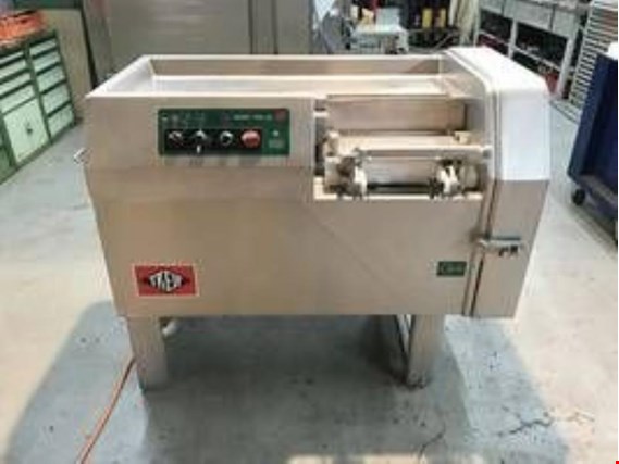 Used treif Großküchengerät Meat Cutting machine in perfect conditions for Sale (Trading Standard) | NetBid Industrial Auctions