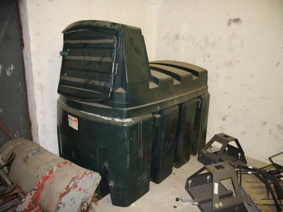 Used FUELMASTER Fuel tank with distributor for Sale (Trading Premium) | NetBid Industrial Auctions