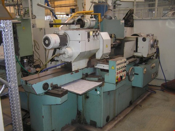 Used ČZM o.p. Strakonice BDU 250A 1 Universal Grinder for Sale (Auction Premium) | NetBid Industrial Auctions