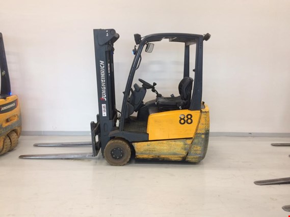 Used Jungheinrich EFG 215 Electric forklift for Sale (Auction Premium) | NetBid Industrial Auctions
