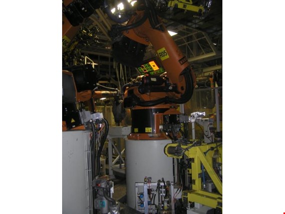 Used KUKA 8x industry robots (AB1 3820) for Sale (Auction Premium) | NetBid Industrial Auctions