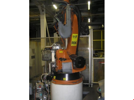 Used KUKA 8x industry robots (AB1 3830) for Sale (Auction Premium) | NetBid Industrial Auctions