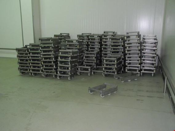 Used approx. 200 Trolleys for Plastic box for Sale (Trading Premium) | NetBid Industrial Auctions
