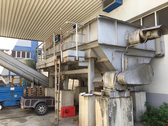 Used Bone chrusher with lift for Sale (Trading Premium) | NetBid Industrial Auctions