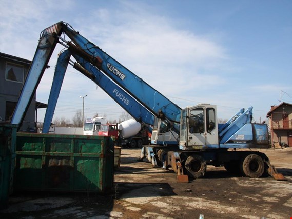 Used FUCHS F350M reloading excavator for Sale (Auction Premium) | NetBid Industrial Auctions