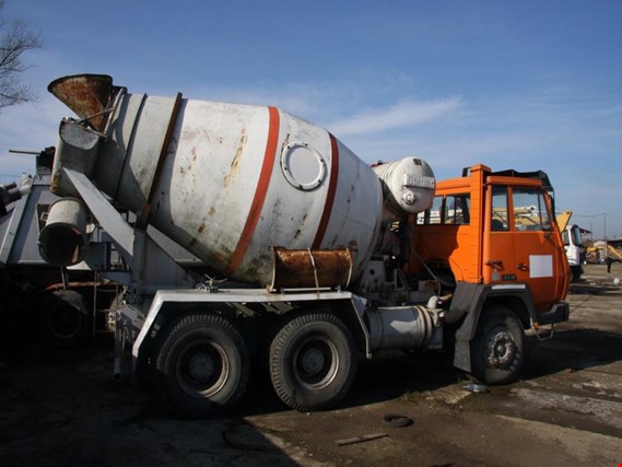 STEYR 32S31/B29/6x4 Vrachtwagen met betonmixer gebruikt kopen (Auction Premium) | NetBid industriële Veilingen