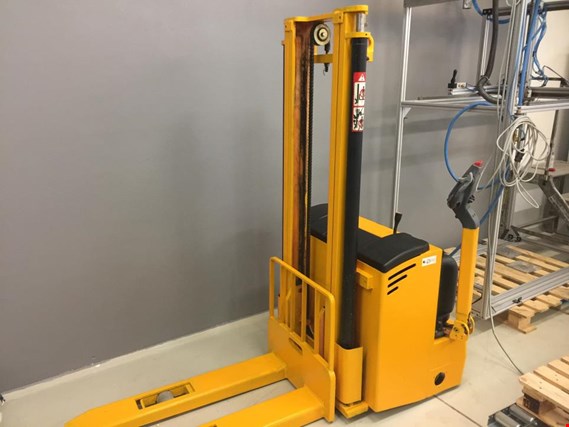 Used OMG 712 K Electric high-hand lift for Sale (Trading Premium) | NetBid Industrial Auctions