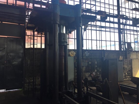 Used Litostroj HPS 1 200 30 K Vertical hydraulic press for cylinder bottom shaping for Sale (Trading Premium) | NetBid Industrial Auctions