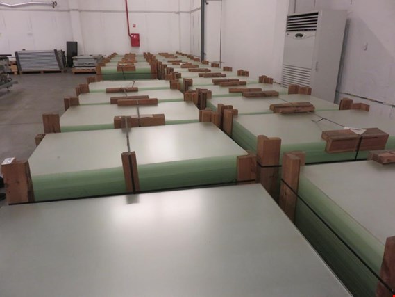 Used Interfloat glass with antireflex coating (2300 pcs.) for Sale (Trading Premium) | NetBid Industrial Auctions