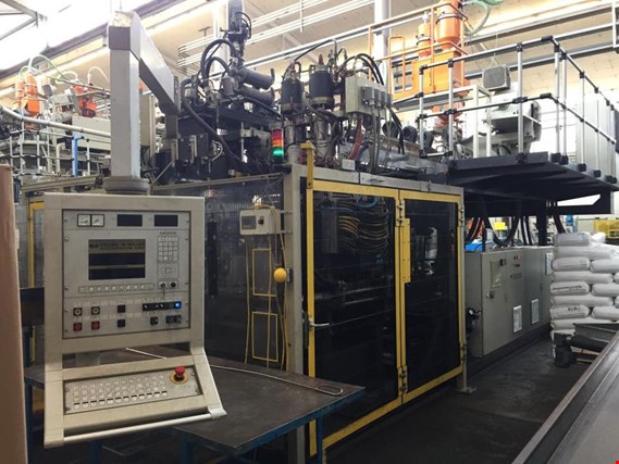 Used Fischer W Müller FMB 4-30 Production line for plastic canisters for Sale (Trading Premium) | NetBid Industrial Auctions