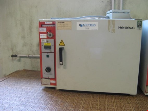 Used Heraeus T5042 Industrial - Laboratory oven for Sale (Auction Premium) | NetBid Industrial Auctions