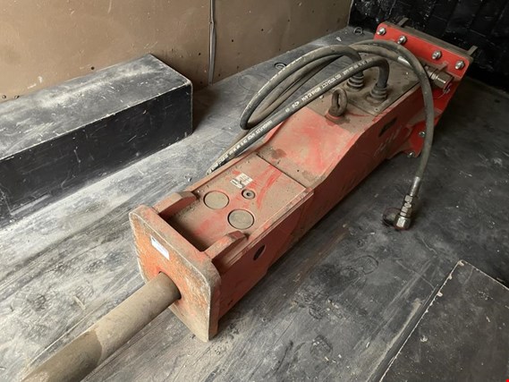 Used Rammer R12P Hydraulic breaker with tapered chisel for Sale (Auction Premium) | NetBid Industrial Auctions