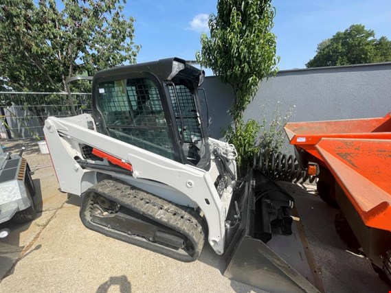 Used Bobcat T450 Skid steer loader WITH LOW PROFILE BUCKET, PALLET FORK FRAME for Sale (Auction Premium) | NetBid Industrial Auctions