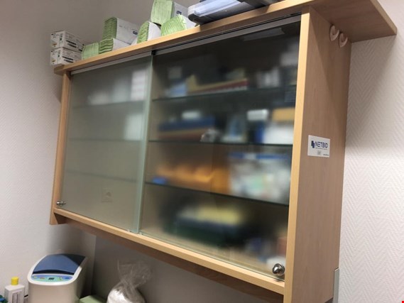 Used Glass cabinet (3 pcs.) for Sale (Trading Premium) | NetBid Industrial Auctions