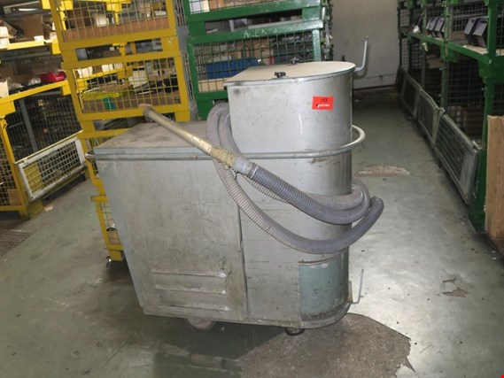 Used GLIWET C130D Industrial vacuum cleaner for Sale (Auction Premium) | NetBid Industrial Auctions