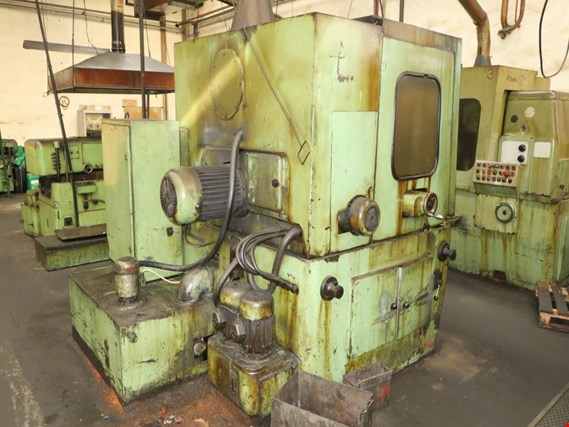 Used KOMSOMOLEC 5B833 Circular grinding machine for gears, for Sale (Auction Premium) | NetBid Industrial Auctions