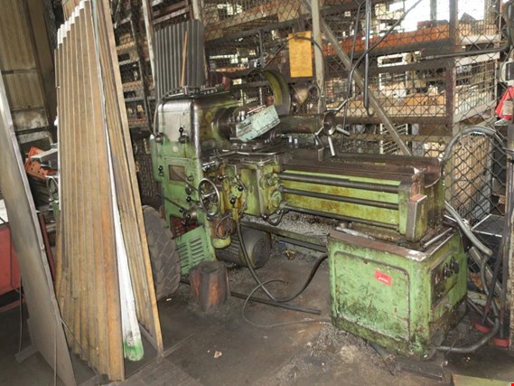 Used Universal lathe, no data plate for Sale (Auction Premium) | NetBid Industrial Auctions
