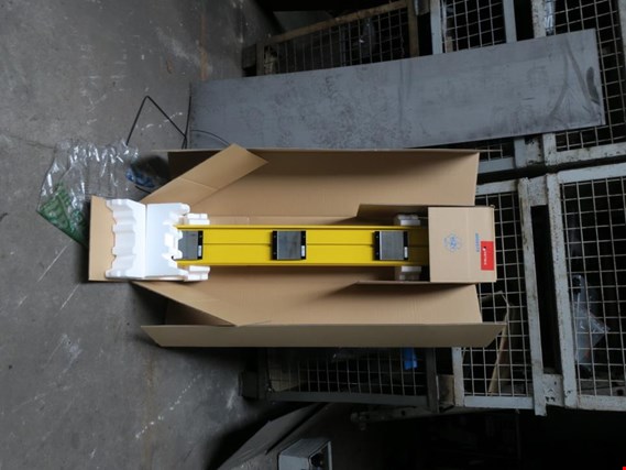 Used Sick Spiegelsaule 1040557 Mirror for safety curtain, 2 pcs. for Sale (Auction Premium) | NetBid Industrial Auctions