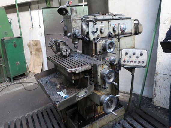 Used X8132 Universal milling machine for Sale (Auction Premium) | NetBid Industrial Auctions
