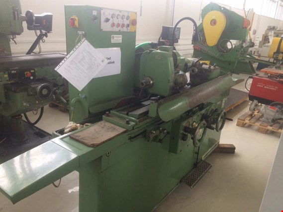 Used Tos Hostivař Grinding machine for Sale (Auction Premium) | NetBid Industrial Auctions