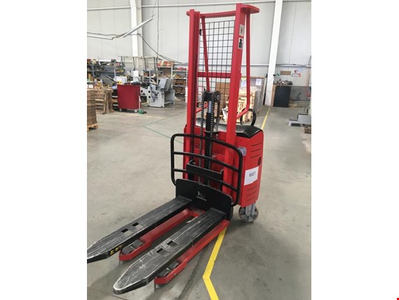 Used Veni Forklift for Sale (Auction Premium) | NetBid Industrial Auctions