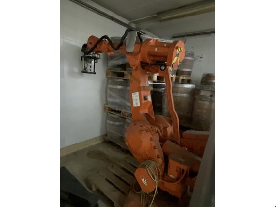 Used ABB Automat Technologies IRB 4400 M2004 Robotic arm with associated electrical cabinet for Sale (Trading Premium) | NetBid Industrial Auctions