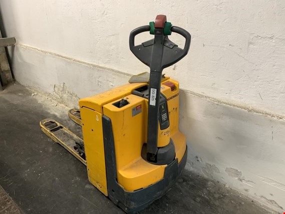 Used Jungheinrich EJE 116 Electric forklift for Sale (Auction Premium) | NetBid Industrial Auctions
