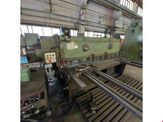 Used WMW SCTP 10/2500 Punching shears for Sale (Auction Standard) | NetBid Industrial Auctions