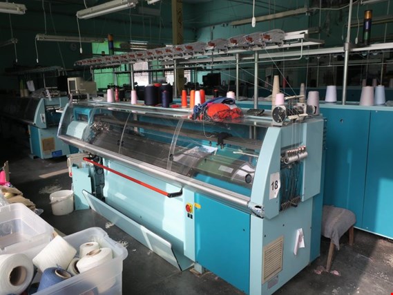 Used UNIVERSAL MC-835 XL Knitting machine for Sale (Auction Premium) | NetBid Industrial Auctions