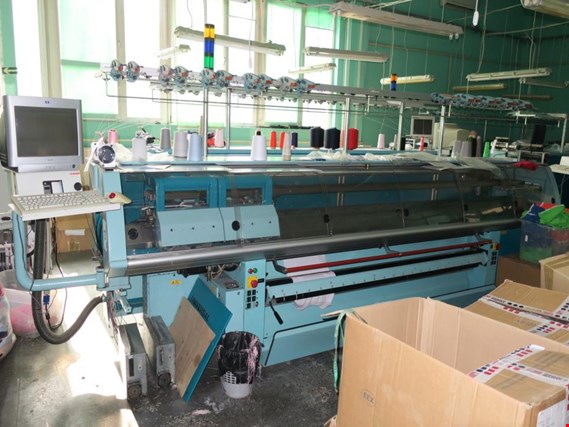 Used UNIVERSAL MC-844 XL Knitting machine for Sale (Auction Premium) | NetBid Industrial Auctions