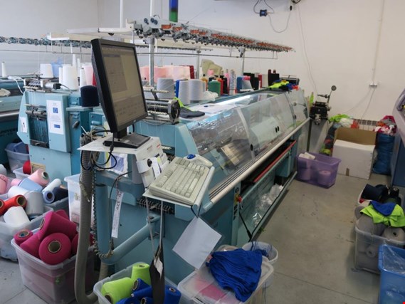 Used UNIVERSAL MC-844 Knitting machine for Sale (Auction Premium) | NetBid Industrial Auctions