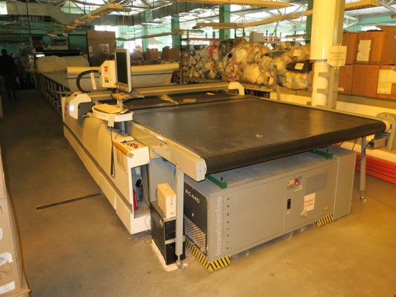 Used Investronica VA00E20 STDV 185.C2 Automatic cutting room for Sale (Auction Premium) | NetBid Industrial Auctions