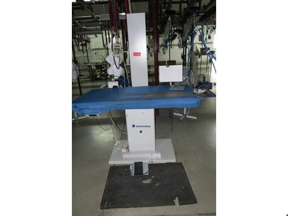 Used Rotondi 1980/A Ironing table with steam separator for Sale (Auction Premium) | NetBid Industrial Auctions