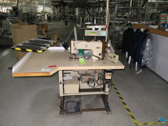 Used PFAFF 3827 Specialist machine for sewing shoulder and side seams for Sale (Auction Premium) | NetBid Industrial Auctions