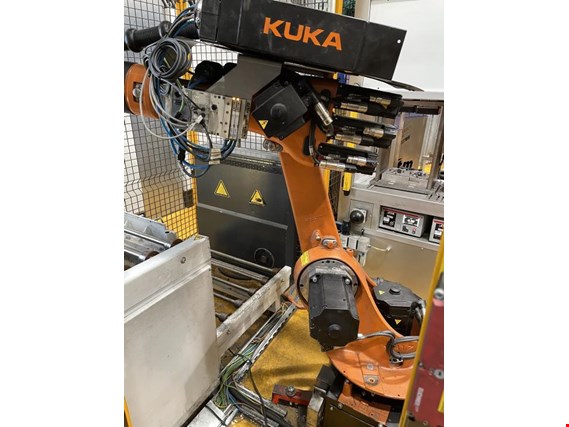 Robots KUKA KR16-2 y KR30-3 - "Posición de bloqueo (Auction Premium) | NetBid España