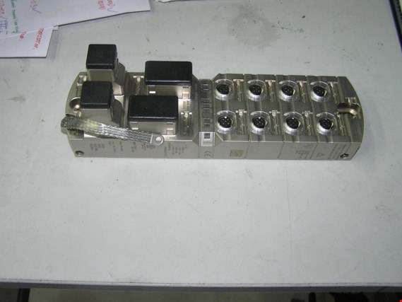 Used Murrelektronik Distributor and self-pierce rivet matrix for Sale (Auction Premium) | NetBid Industrial Auctions