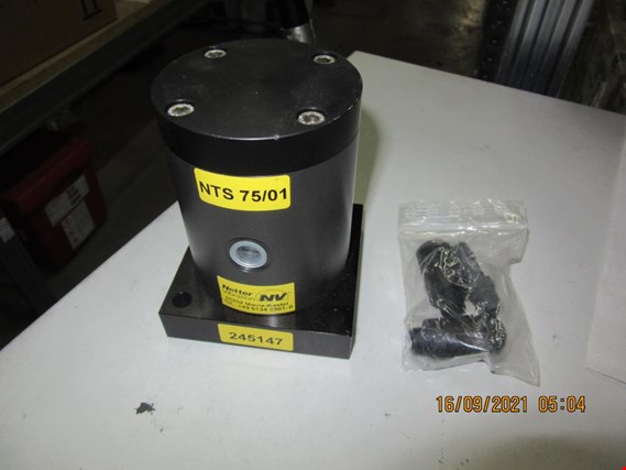 Used Netter Vibration, Balluff, Turck, Tuenkers Inductive sensor, compressed air piston vibrator for Sale (Auction Premium) | NetBid Industrial Auctions