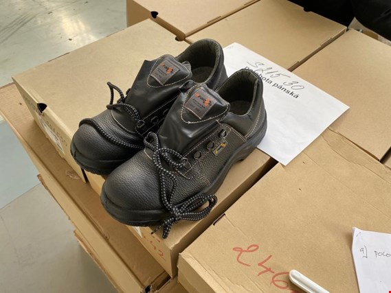 Used Polobota pánská Working shoes - 68 pairs for Sale (Auction Premium) | NetBid Industrial Auctions