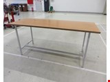 Assembly table 