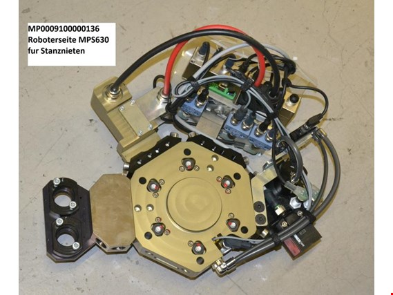 Stäubli System, s. r. o. Robot side MPS630 for punch rivets (Auction Premium) | NetBid España