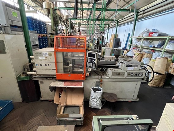 Used Mannesmann Demag D60-182 Plastic injection moulding machine for Sale (Trading Premium) | NetBid Industrial Auctions