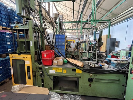 Used ARBURG ALLROUNDER 320d 850-210 Plastic injection moulding machine for Sale (Trading Premium) | NetBid Industrial Auctions