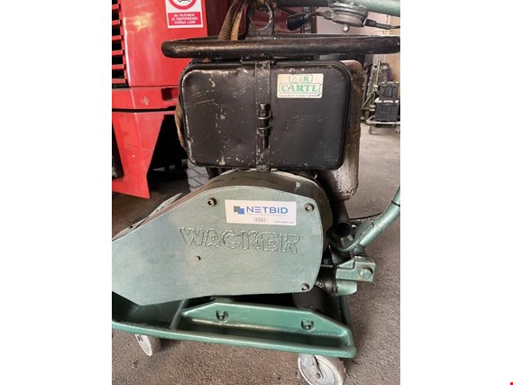 Used Wacker 3050 Vibro plate for Sale (Auction Premium) | NetBid Industrial Auctions