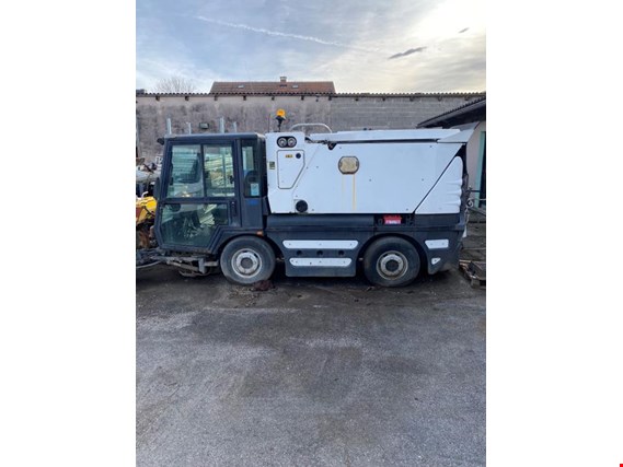 Used SCHMIDT COMPACT 200 SWINGO Road sweeper for Sale (Auction Premium) | NetBid Industrial Auctions