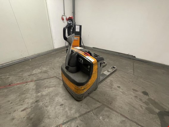 Used Still EXU 16 Low lift truck for Sale (Trading Premium) | NetBid Industrial Auctions