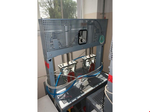 IRLEH Bügelpresse -  Fersenformmaschine gebraucht kaufen (Auction Premium) | NetBid Industrie-Auktionen